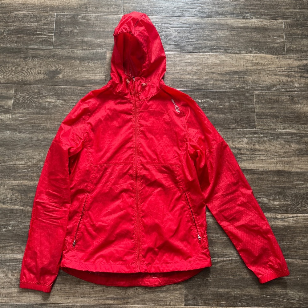 saucony rain jacket red lightweight M